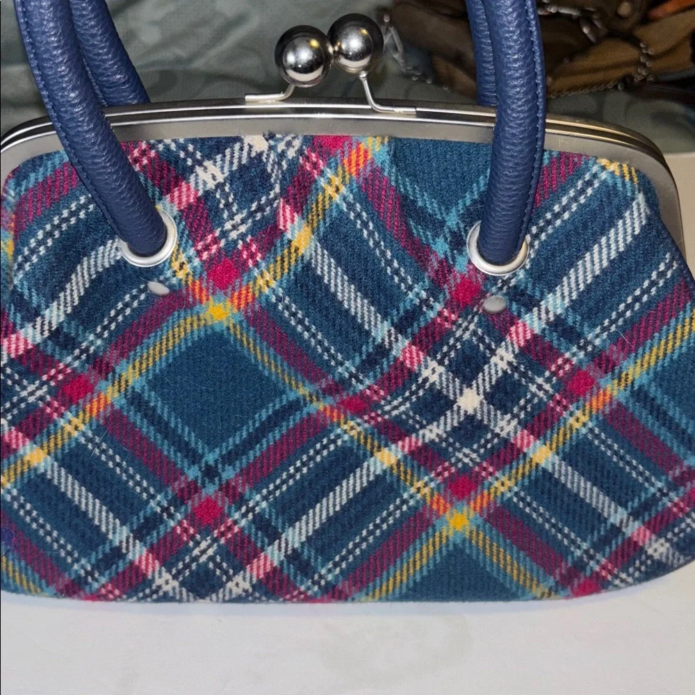 NESS BRAND..STRAIGHT FROM EDINBURGH SCOTLAND..TEAL PLAID WOOL TARTAN HAND BAG
